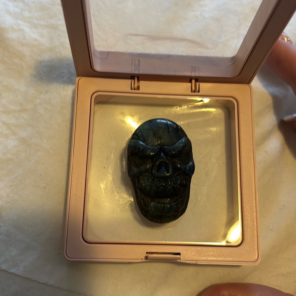 Labradorite stunning skull